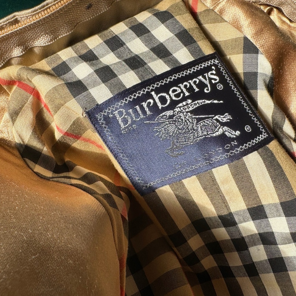 Authentic Burberry Trench Coat - Picture 3 of 16